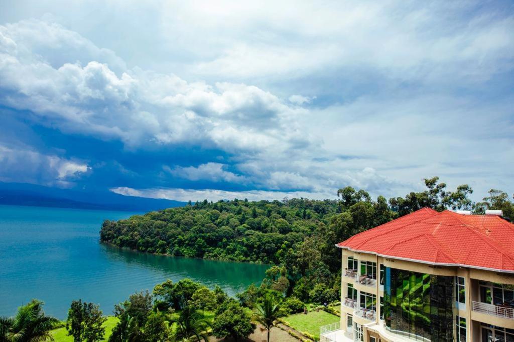 Peace Guest House Muhari Bagian luar foto