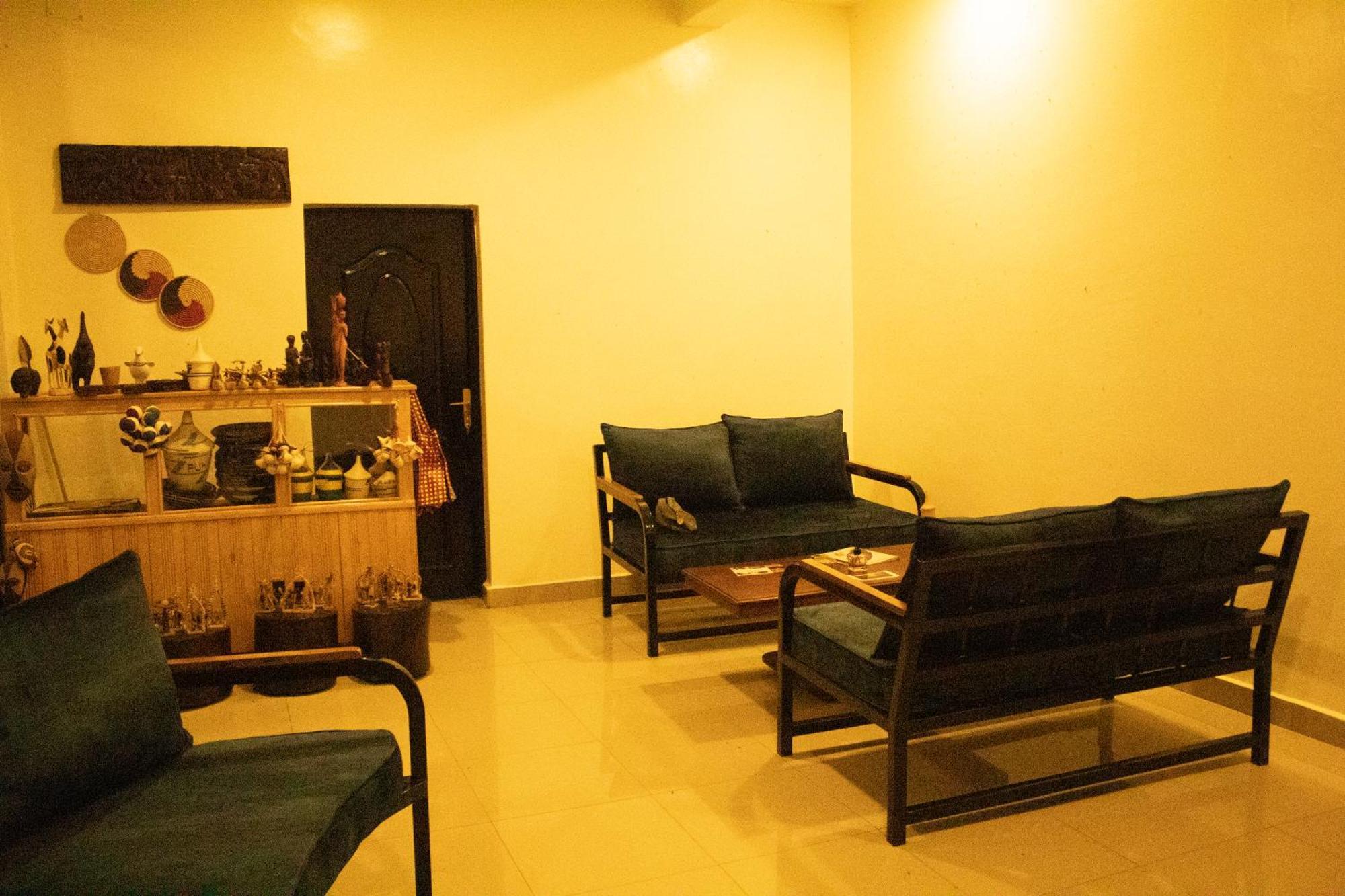 Peace Guest House Muhari Bagian luar foto